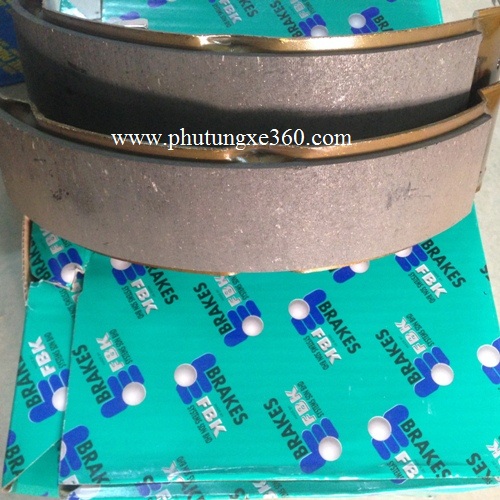 bo cang sau toyota fortuner.JPG